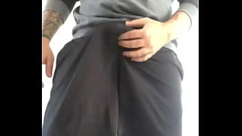 Preview 2 of Sunny Leone Bulky Boobs Pics - mlk com a rola dura no cal&ccedil_&atilde_o de futebol