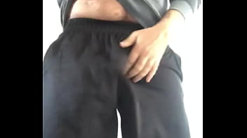 Preview 4 of Sunny Leone Bulky Boobs Pics - mlk com a rola dura no cal&ccedil_&atilde_o de futebol