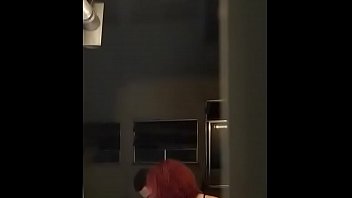 Preview 1 of Mae Chaturbate - Joao O Safado ganhou boquete da pernocas na varanda pra todos os vizinhos verem