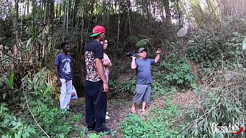 Preview 1 of Xnxx Fat New Bby - Por tr&aacute_s das c&acirc_meras da novinha fudendo no mato - Amanda Borges - Rob Carvalho - Higor Negrao - Sandro Lima
