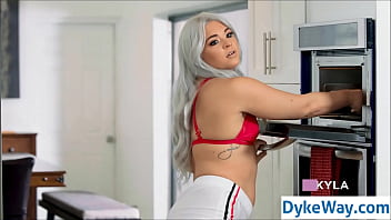 Preview 1 of Www Girls Sex Funking Com - giggling virgin deflowered by stepsister