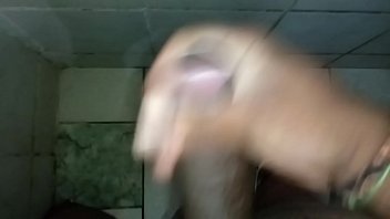 Preview 4 of Qqqxxx - Batendo uma punheta no banheiro