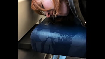 Preview 4 of Videos Xxx Clasicos Italianos - Pixie Pink Public Pissing and Squirting in a Busy Train During the Day