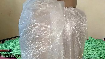 Preview 1 of Sunny Leone Hard Rock Sex - देसी हवसी आंटी अपने वासना शांति क लिए चूत में उंगली