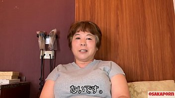 Preview 1 of Spatans Sex Video - 完全素人五十路57歳パンドラの箱。魅惑の香りを放った妖艶の黒アワビ。熟女に中出し　ババア　おばさん　元人妻ぽっちゃりデブママ　ジュクジュクbody トイレットペーパー ココ1 インタビュー　脱衣編～  OSAKAPORN