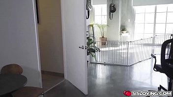 Preview 1 of Toon Famus - Thicc babe Valentina Jewelz sucks steprothers cock