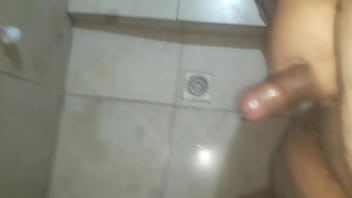 Preview 1 of Fat Man Xxxx - Aquela gozada antes do banho