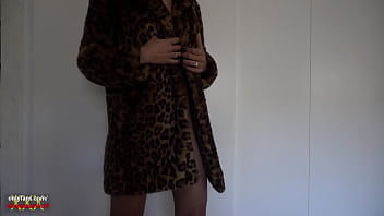 Preview 1 of Wwwxxxiivip Xxxii Vidio - Short strip girl