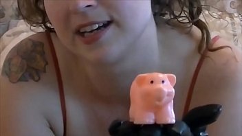 Preview 2 of Hendi Ya Urdo - Shrunken Toilet Piggy