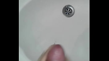 Preview 1 of Brazzer Doucter Sex - Paja en ba&ntilde_o