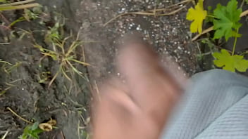 Preview 2 of Gay And Gari - Carlos se soba en el campo
