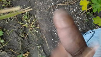 Preview 3 of Gay And Gari - Carlos se soba en el campo