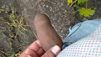 Preview 1 of Gay And Gari - Carlos se soba en el campo