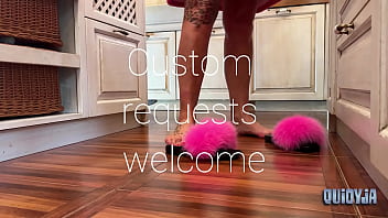 Preview 3 of Video Sexy Selenagomez - From Furry Slippers to Bare Feet in the Kitchen