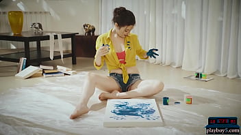 Preview 3 of Alora Turkey - Gorgeous Russian MILF Serena Wood playing with some paint