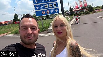 Preview 1 of Sunny Leone Xxxxxx Vido Dolod - Nacktprotest vor Tesla Gigafactory Berlin Pornodreh gegen Elon Musk