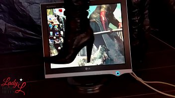 Preview 1 of Xxx Video Download Of Sonaxy Sex - Lady L xtreme hardest crush video monitor with cowboy boots.