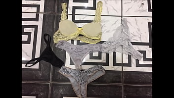 Preview 1 of Suhagrat Indian - Cdzinha LimaSP usando calcinha tanguinha branca renda da Mikaela pra sentar no meu  console de quarentenda 2020