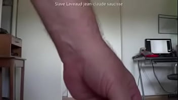 Preview 1 of Rhiannon Fake Taxi - soumis joue avec une saucisse