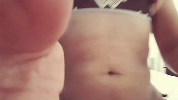Preview 2 of Sskul Video Xcx - Chico gay sexi  masturbandose en la cama