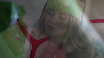 Preview 1 of Hoot Arab - HARDCORE SEX WITH THE GRINCH ON THE HORNIEST CHRISTMAS - SARA BLONDE
