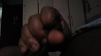 Preview 3 of Mom Sex Vidio Movie - NEGRO PAU GROSSO BATENDO UMA DE MANH&Atilde_,  CHAMA NO PV!!