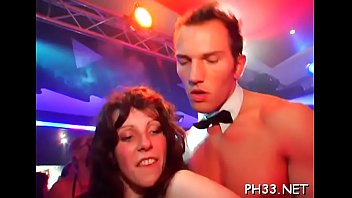 Preview 2 of Tongue Toilet Paper - Darksome 10-pounder looking for fuck