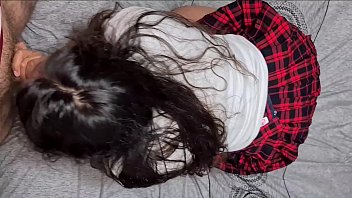 Preview 1 of Lovehulkcock - colegiala experimenta su primer anal. Se le sale un Squirt
