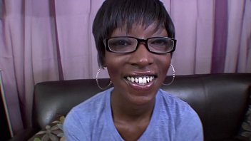 Preview 1 of Dukter Dan Suster Xxx - Ebony gets into giving her boss a blowjob
