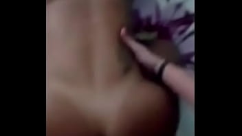 Preview 2 of Mamy Daughter Sex Video - Emily Sales - Novinho se acabando nessa bunda