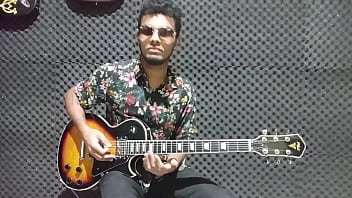 Preview 1 of Sister Crying When Bro Fuck - Thanos rebolando at&eacute_ o ch&atilde_o ao som de Its My Life (Jo&atilde_o Guilherme)