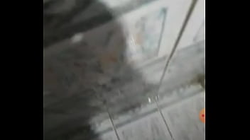 Preview 4 of Negro Guy - Novinho mostrando o pau no banho no periscope