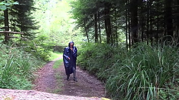 Preview 2 of Indian Uncle With Niece - Im Wald Pilze sammeln und andere Vergn&uuml_gen