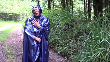 Preview 3 of Indian Uncle With Niece - Im Wald Pilze sammeln und andere Vergn&uuml_gen