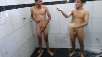 Preview 4 of Bangalore Heroin Bf - FLAKAEL VLOGS TOMANDO BANHO COM SEU IRM&Atilde_O LUCAS TORK CHEIO DE TEZ&Atilde_O NOVINHOS SAFADOS