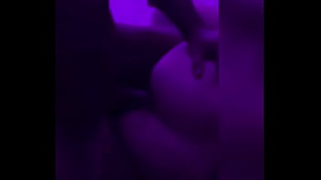 Preview 2 of School Gilt Xxx - Safada gemendo na pica do comedor