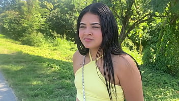 Preview 1 of Porn Movei Download - Hermosa mujer se va follar con un desconocido porque el novio la dej&oacute_ sola en una carretera nacional