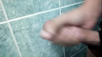 Preview 1 of Voyeur Nude Pool - Una paja para el aburrimiento