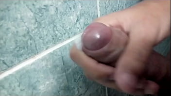 Preview 4 of Voyeur Nude Pool - Una paja para el aburrimiento