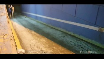 Preview 1 of Www Teenfuck Com - Fui mijar na rua da pegac&atilde_o e acabei dando a bunda