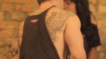 Preview 2 of Priya Prince Sex - JESSICA WINCHESTER VAI EM EST&Uacute_DIO PARA MAIS UMA TATUAGEM E ACABA LEVANDO PICA