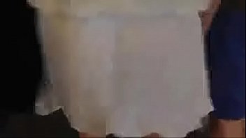 Preview 1 of Mom Sex Tan Boy - Casada gostosa desfilando com o corno