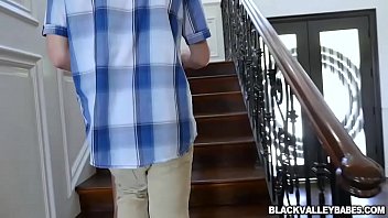 Preview 2 of Hindi Milk Mom - hot teen Lala Ivey slides the studs dick in her mouth