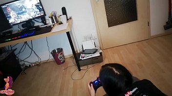 Preview 2 of Xmasalasex Net - curvy german Gamer Girl gets fucked while gaming