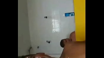 Preview 3 of Bra Open Vedio - Novinhos brincando no vesti&aacute_rio parte 1