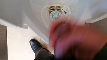 Preview 1 of Hot Pron Tubes - Delicioso orgasmo en ba&ntilde_o
