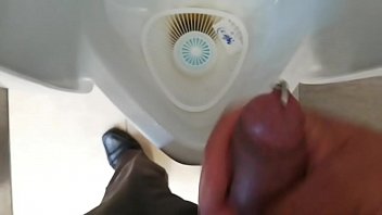 Preview 4 of Hot Pron Tubes - Delicioso orgasmo en ba&ntilde_o