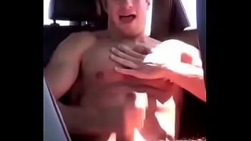 Preview 3 of Videoxxxporno - Atleta argentino se saca la leche para alimentar a los pobres