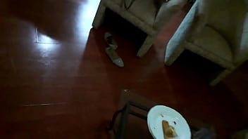 Preview 4 of Force Fuck Bhabi - CORNO  BATENDO PUNHETA ENQUANTO SUA ESPOSA RECEBE MASSAGEM NUA