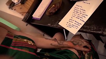 Preview 3 of Hot Indian Pissy - DREAD HOT EM SUA PRIMEIRA CENA L&Eacute_SBICA COM JULLY DELARGE